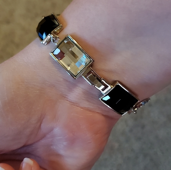 Lia Sophia 7 1/2 Inch Bracelet Party On Black Clear and Rhinestone Silvertone - Picture 3 of 5